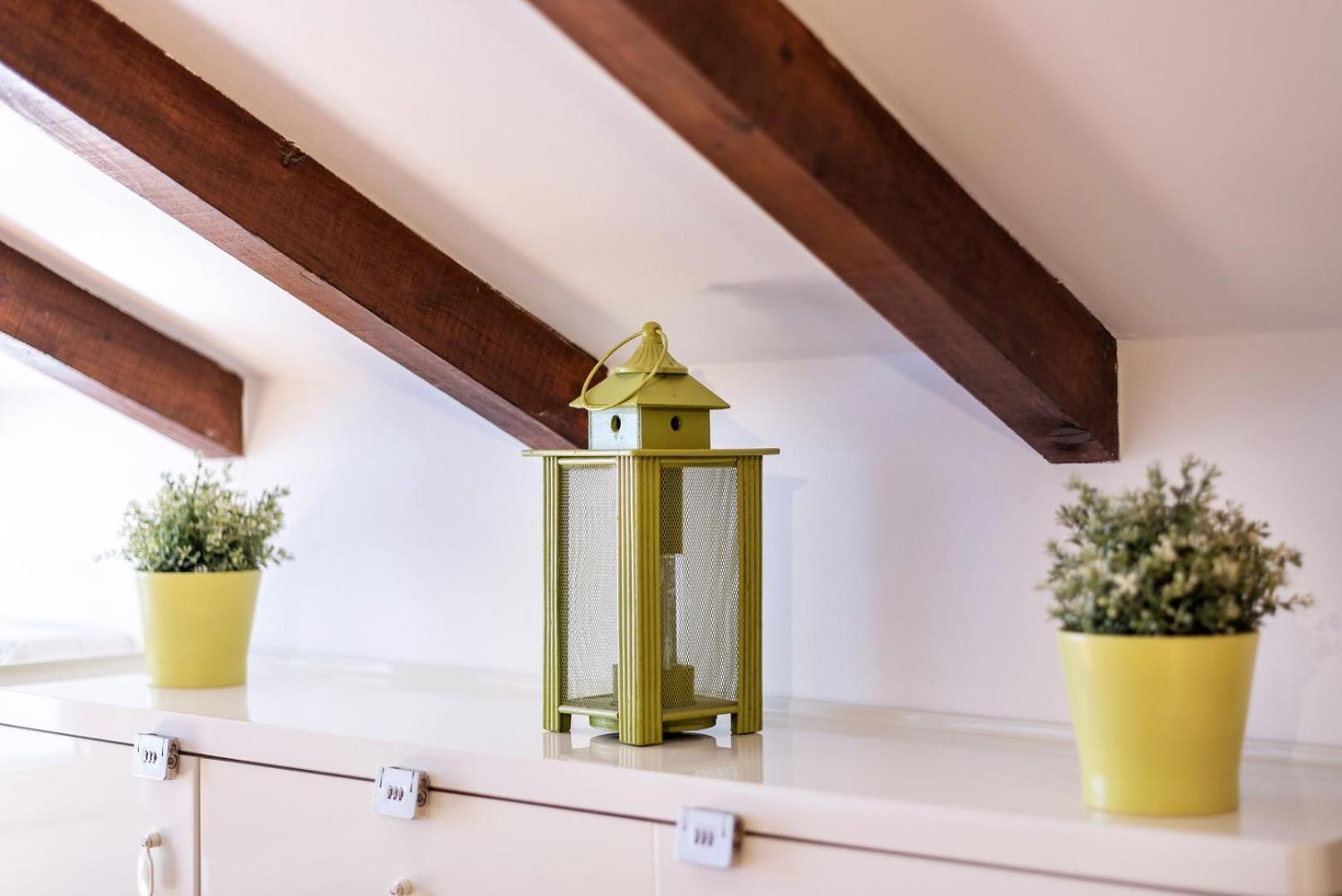 Appartamento Guestready - Fantastic Rustic Duplex With Terrace Lisbona Esterno foto