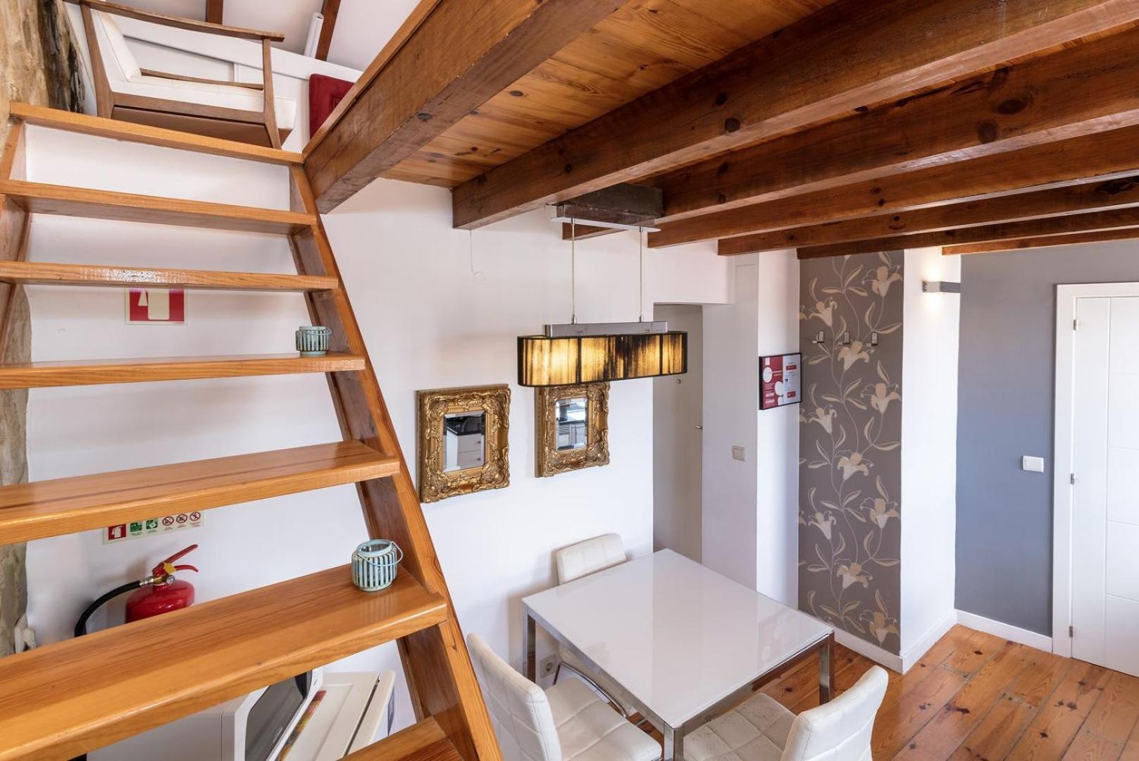 Appartamento Guestready - Fantastic Rustic Duplex With Terrace Lisbona Esterno foto