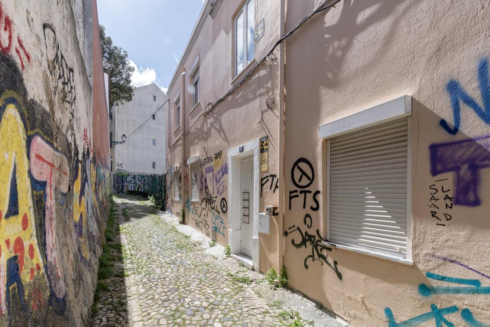 Appartamento Guestready - Fantastic Rustic Duplex With Terrace Lisbona Esterno foto